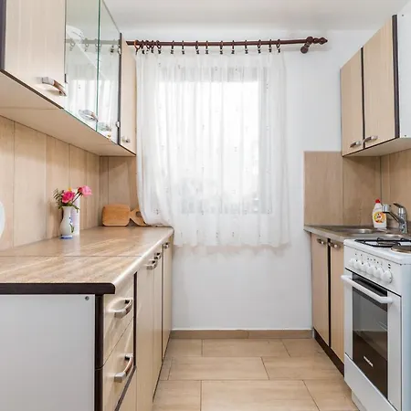 Charming House With Beautiful Garden And Grill * Loborika